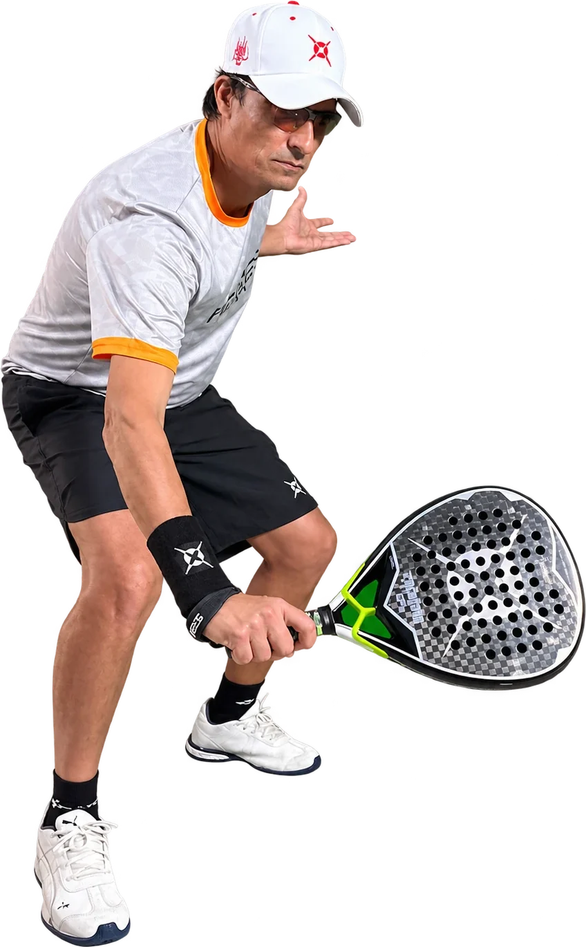 Jugador de pádel en acción